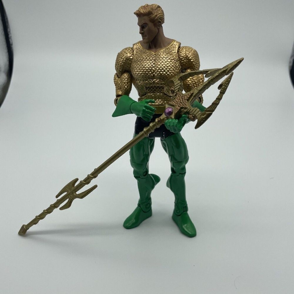 DC UNIVERSE UNDERSEA ASSAULT AQUAMAN W/TRIDENT ACTION FIGURE LOOSE